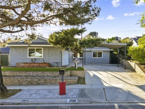 Photo of 27215 Barada Avenue, Saugus, CA 91350 (MLS # SR26046851)