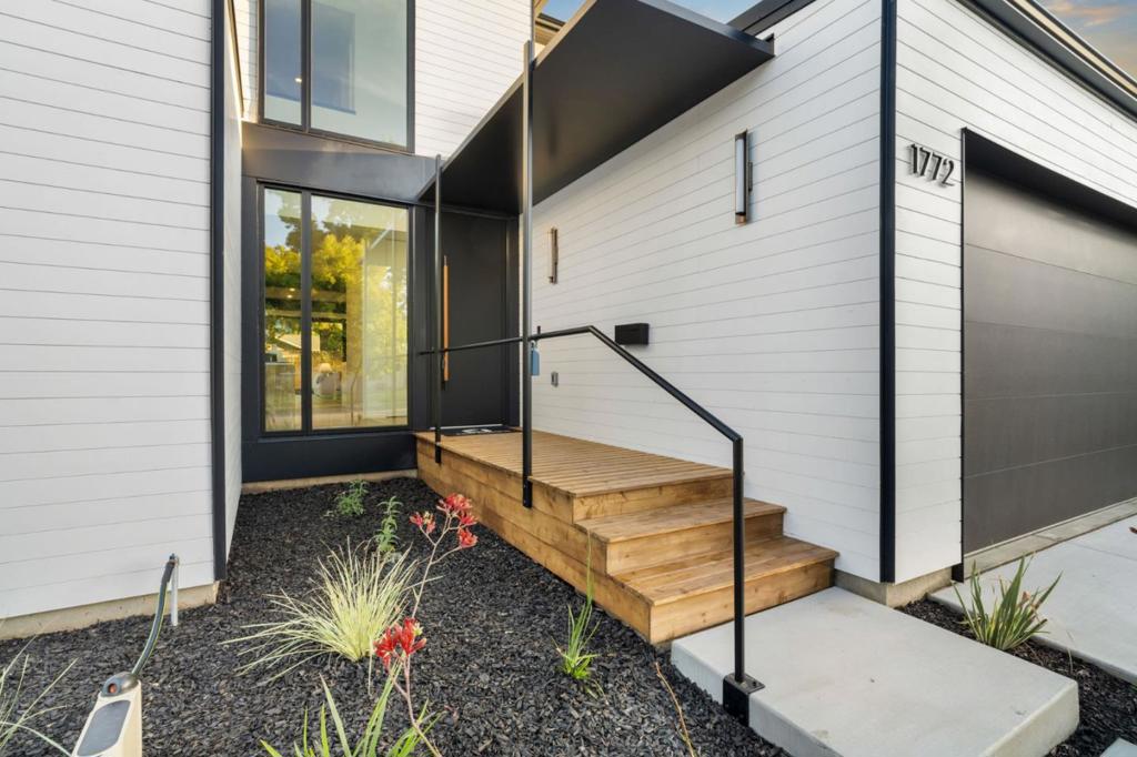 Properties 2 1772 Conrad Avenue