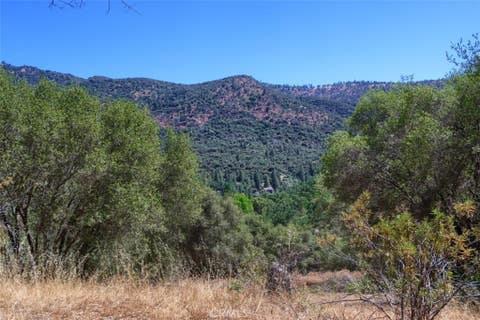 Tiny photo for 46316 Eastwood DR S, Oakhurst, CA 93644 (MLS # MP26157990)