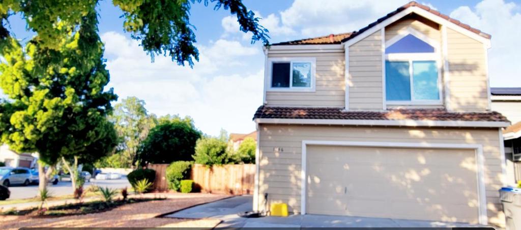 1146 Rosebriar Way