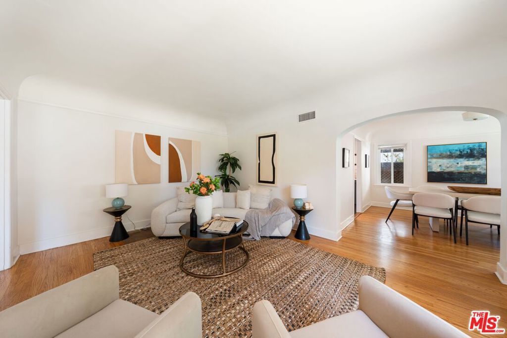 Photo of 2039 Kelton Avenue, Los Angeles, CA 90025 (MLS # 25586847)