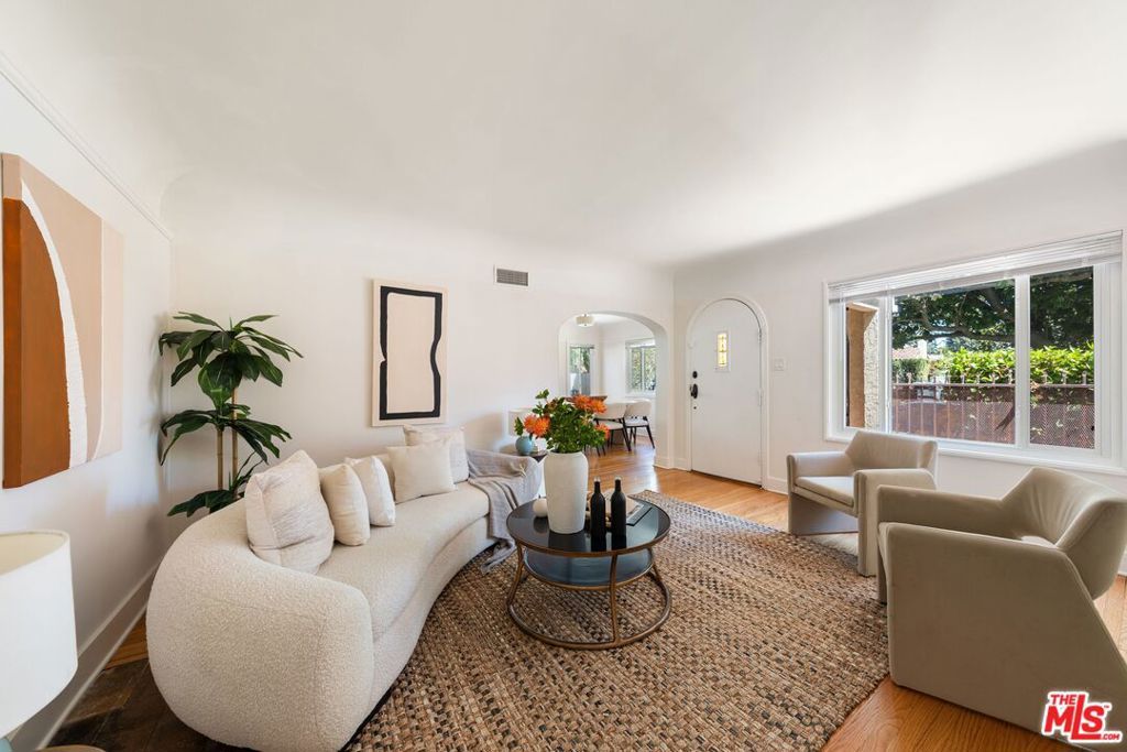 Photo of 2039 Kelton Avenue, Los Angeles, CA 90025 (MLS # 25586847)
