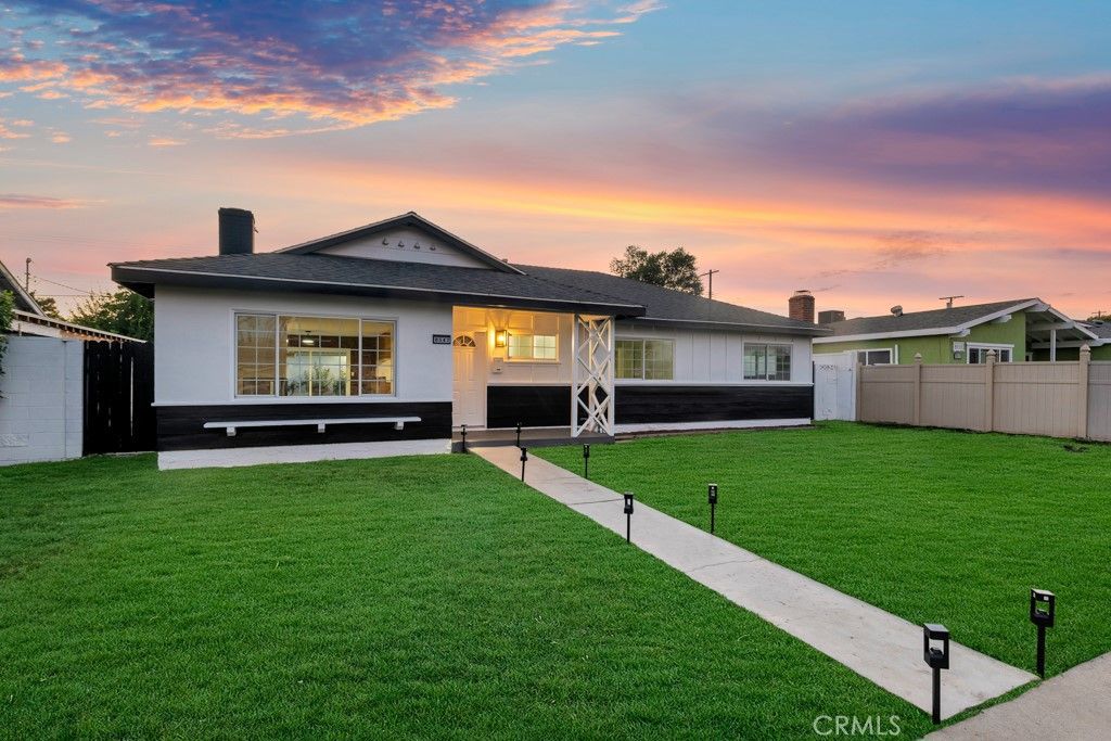 Photo of 8547 Tampa Avenue, Northridge, CA 91324 (MLS # SR25195351)
