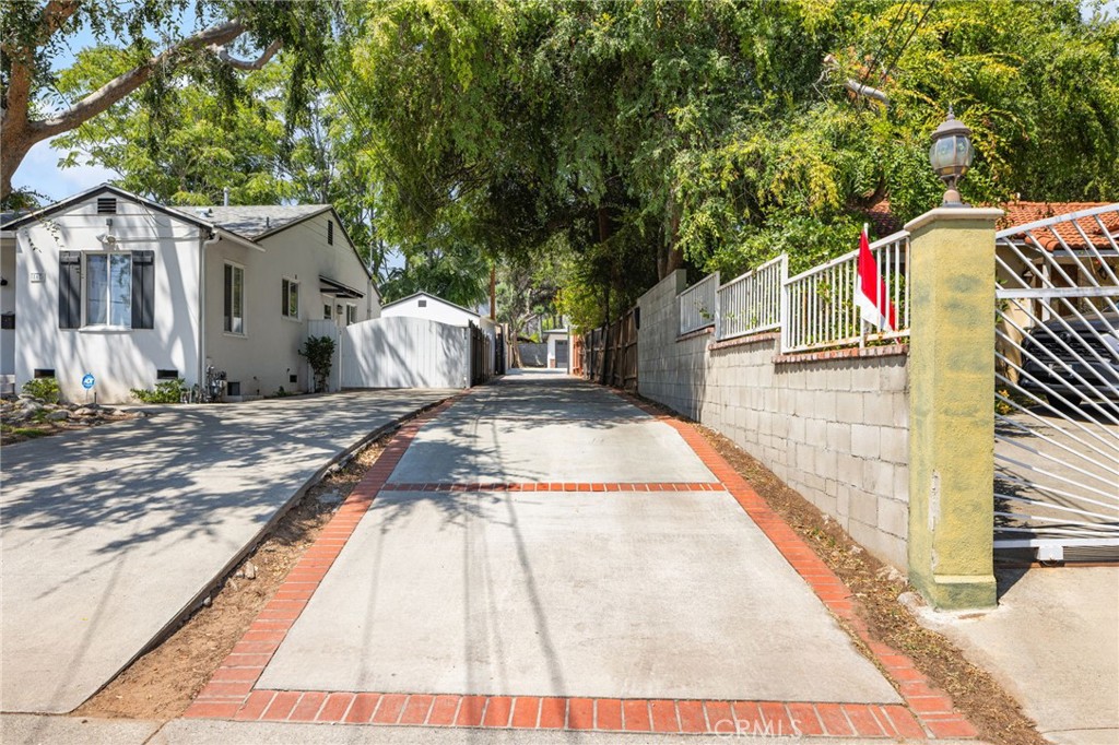 161 Mountain View Street
