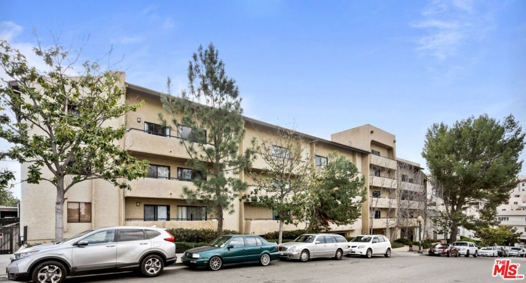 Situated in the heart of Westwood, you're just moments from UCLA, shops, dining, and public transportation. This well-appointed 1-bedroom, 1-bathroom unit offers 663 SF of comfortable living with granite countertops, appliances, plush carpeting, and custom cabinetry. The open living and dining areas provide a functional layout, while the kitchen includes everything you need for everyday living. Community amenities include a fitness center, resort-style pool, and a game room. Set in a highly walkable neighborhood near vibrant Westwood Village, this condo offers easy access to movie theaters, restaurants, cafes, and everyday conveniences. Supermarkets and shops are just steps away, and with public transportation close by, getting around Westwood and greater Los Angeles is effortless.