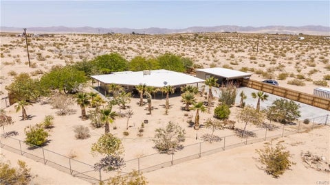 Photo of 66125 Brant Cross, Joshua Tree, CA 92252 (MLS # CV26017447)