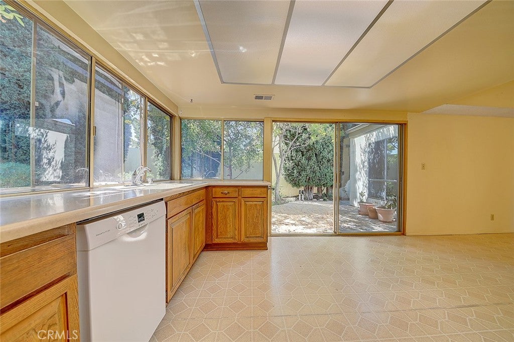 24186 Elrond Lane, Lake Forest CA 92630 - Photo 14