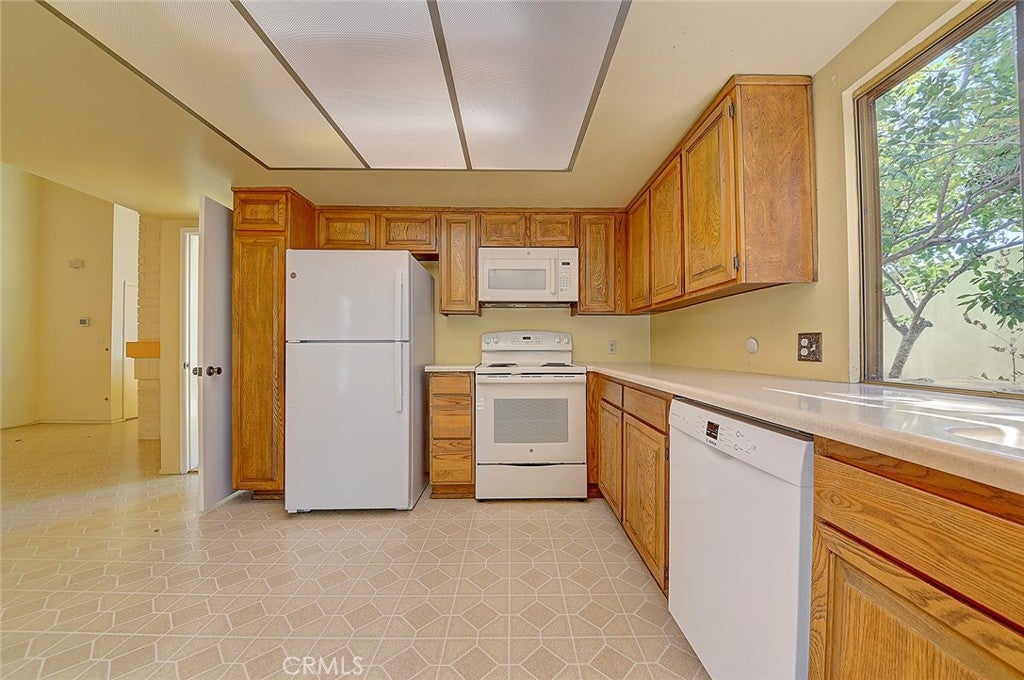 24186 Elrond Lane, Lake Forest CA 92630 - Photo 13