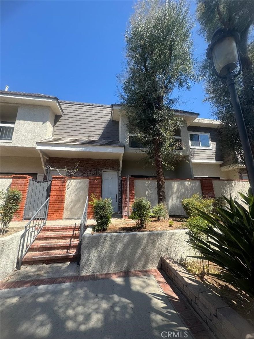 Welcome to Mason Grove. two bedrooms and three bathrooms with attached two car garage. No one above or below you.  Enjoy-resort style living in a beautifully maintained community featuring two expansive swimming pools, a large spa, two inviting saunas, and a clubhouse complete with a full kitchen--perfect for hosting your special events. The grounds are meticulously cared for, creating a peaceful and welcoming environment.
Nestled in the suburban charm of Chatsworth, this home offers a friendly neighborhood feel with convenient access to nature You'll be just minutes from the scenic Santa Susana Mountains and nearby parks, including Chatsworth Park South and the Los AngelesState Historic Park--ideal for hiking, outdoor adventures, and weekend relaxation.
The prime location places you close to shopping centers, dinning options, and local favorites such as the Chatsworth Plaza and a variety of restaurants. Commuting is made easy with quick access to the 118, 405, and 5 freeways