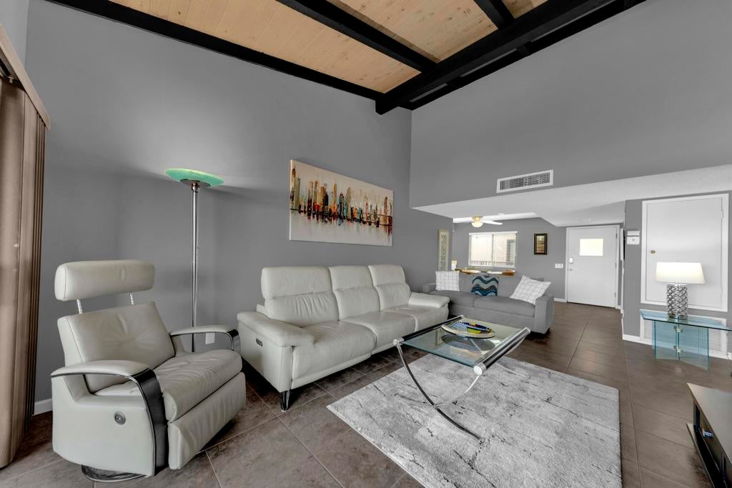 1409 N Sunrise Way 55