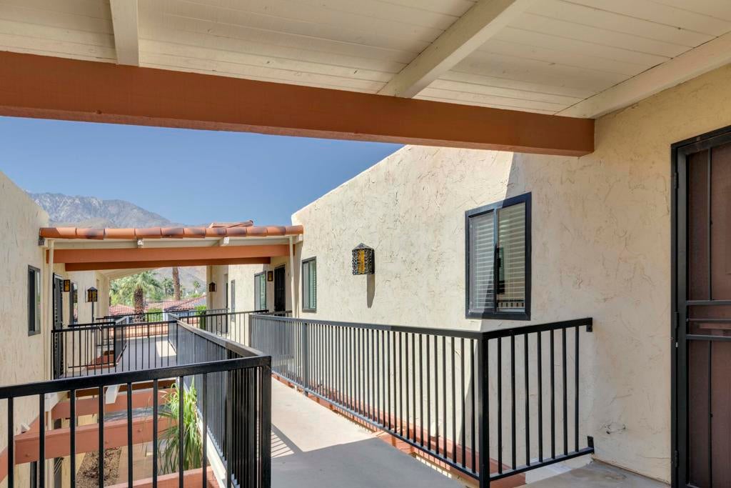 1409 N Sunrise Way 55