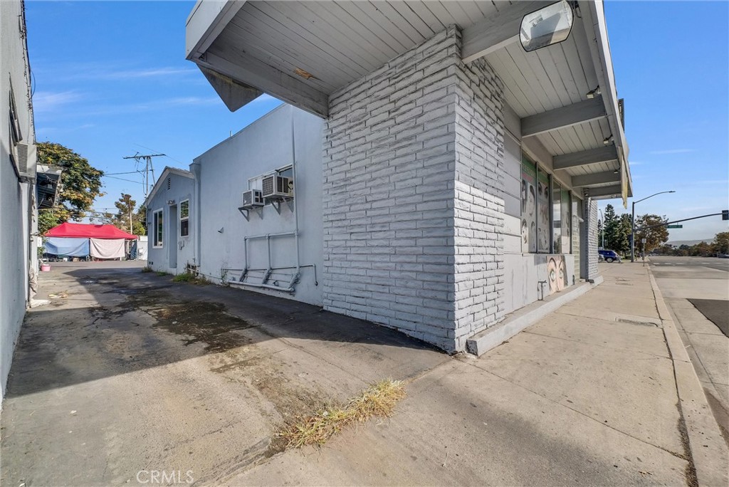 1819 W 17th