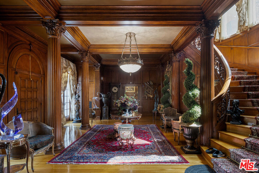 455 Lorraine Boulevard