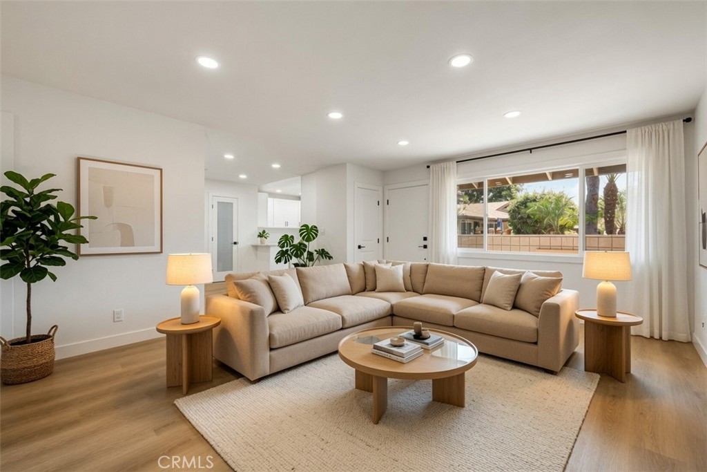 1784 E Commonwealth