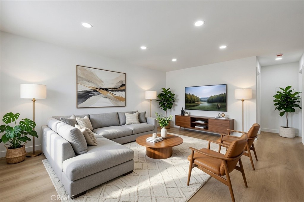 1784 E Commonwealth
