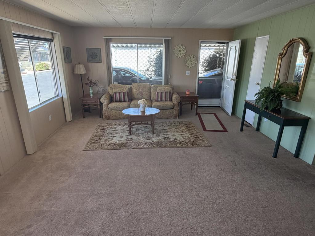 601 N Kirby Street 90
