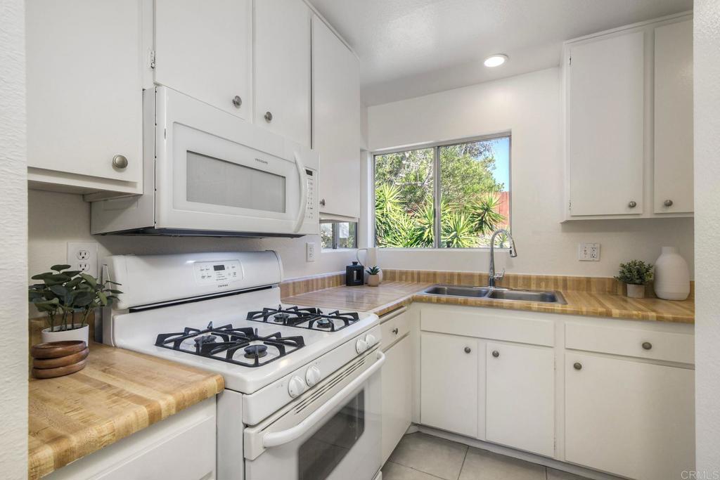 Peacock Hills (583) - Residential