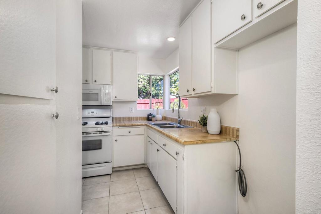 Peacock Hills (583) - Residential