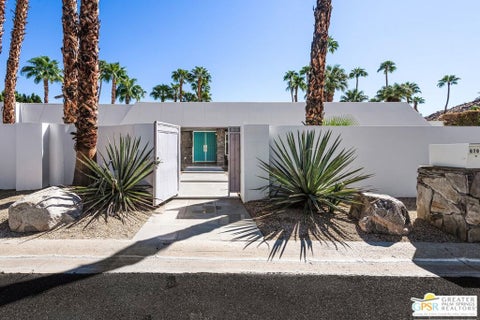 Photo of 670 N Rose Avenue, Palm Springs, CA 92262 (MLS # 26994823PS)