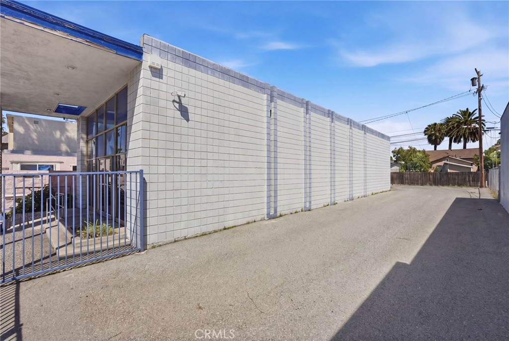 2268 N. Long Beach Blvd