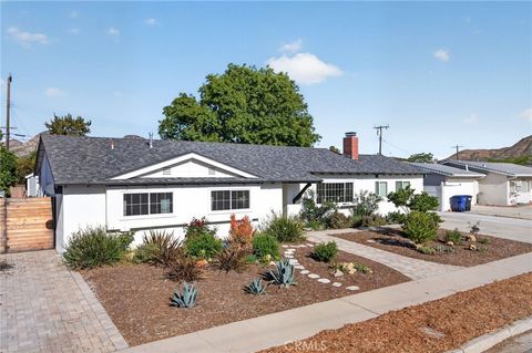 Photo of 191 Dena Dr, Newbury Park, CA 91320 (MLS # PW26080198)