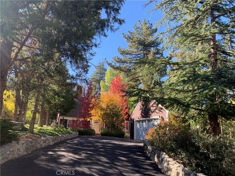 Photo of 2205 Fernwood DR, Pine Mountain Club, CA 93222 (MLS # SR26104238)
