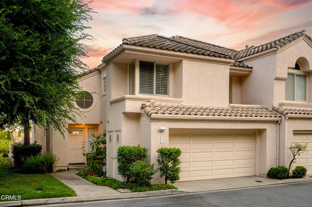 Gorgeous two-story single family attached home(one common wall). 3 bedroom, 3 bathroom home in the coveted Rancho San Rafael in Glendale. All updated bathrooms & A large Primary suite w/separate shower & tub & customized vanity & walk in closet. Open spacious living room combined w/ dining area & high vaulted ceiling . Family room open to gourmet kitchen w/ fireplace. This home has an large open kitchen w/ all stainless appliances, granite counter top, . Light, Bright and Open . Plenty of windows to enjoy the canyon /Mountains views. throughout. Hardwood /tile Floors and recessed lighting throughout. The property is located the end of cul-de-sac, Side by Side patio & plenty of guest parking & community pool/ spa/tennis cts/rRec-center , play ground etc. Come see your next home!