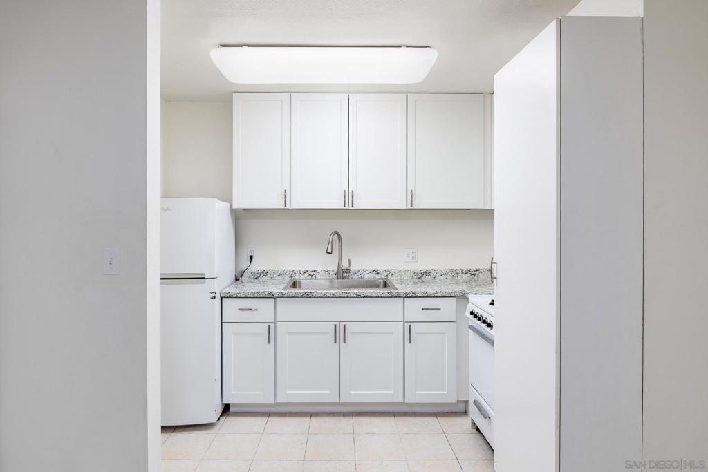 1621 S Hotel Circle E120