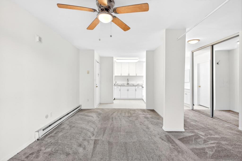 1621 S Hotel Circle E120