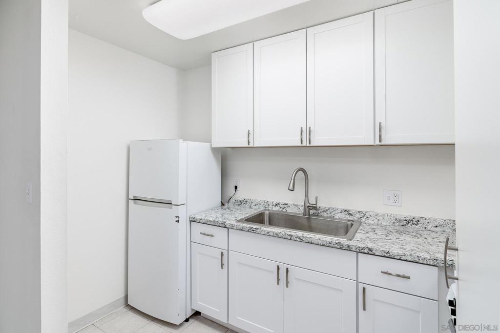 1621 S Hotel Circle E120