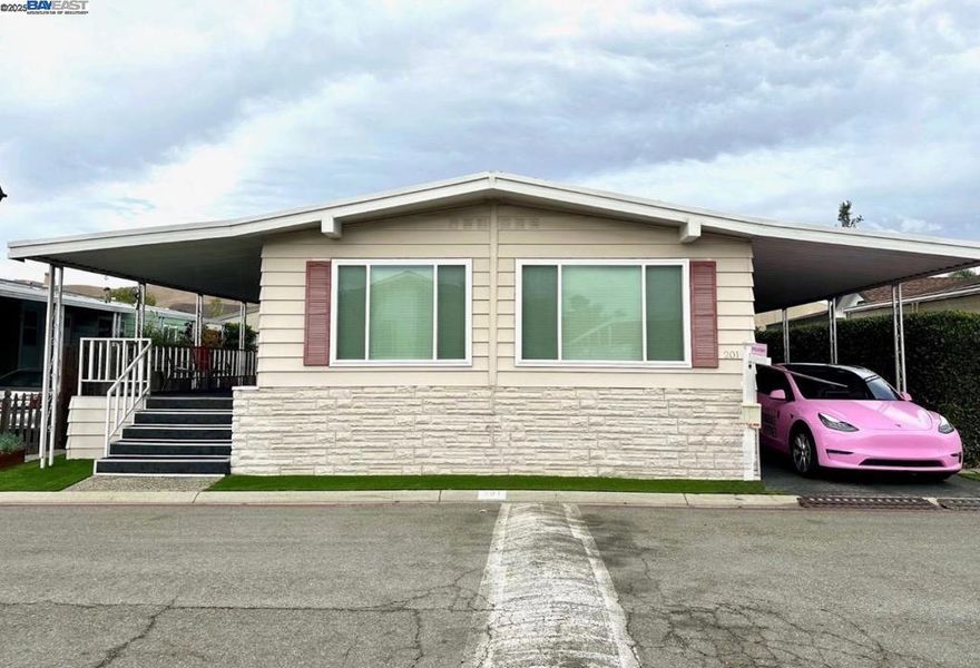 Step into 6130 Monterey Rd #201 and discover a bright, cheerful home that’s ready to impress! This inviting residence features a spacious living area filled with natural light, a modern kitchen perfect for cooking up your favorite meals, and cozy bedrooms designed for comfort and relaxation. Entertain with ease thanks to the convenient wet bar and enjoy even more living space with a second living room—ideal for gatherings or a home office. With in-unit laundry and easy access to shopping, dining, and major freeways, this home delivers style, convenience, and a great location—all in one package! Fireplaces: NO