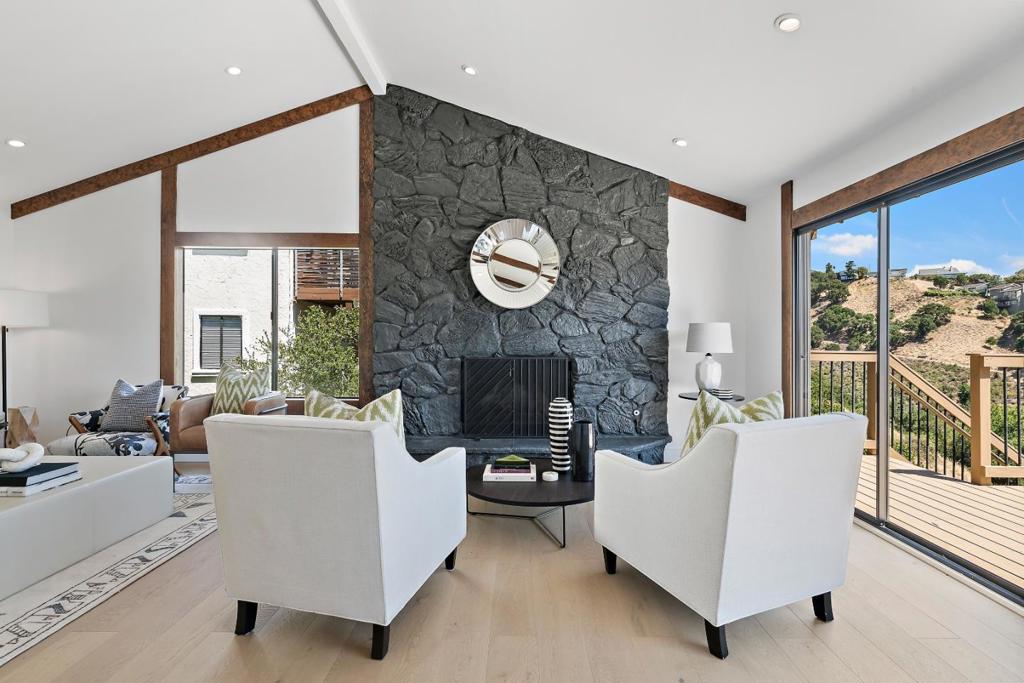 997 Crestview Drive