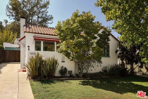 Photo of 1311 Dartmouth Drive, Glendale, CA 91205 (MLS # 25598965)
