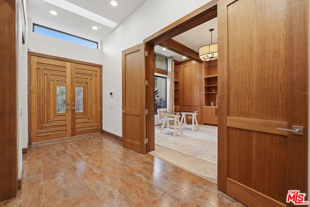 Photo of 17424 Cumpston Street, Encino, CA 91316 (MLS # 26642325)