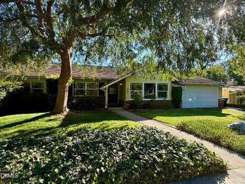 Photo of 3911 El Lado Drive, Glendale, CA 91214 (MLS # P1-28637)