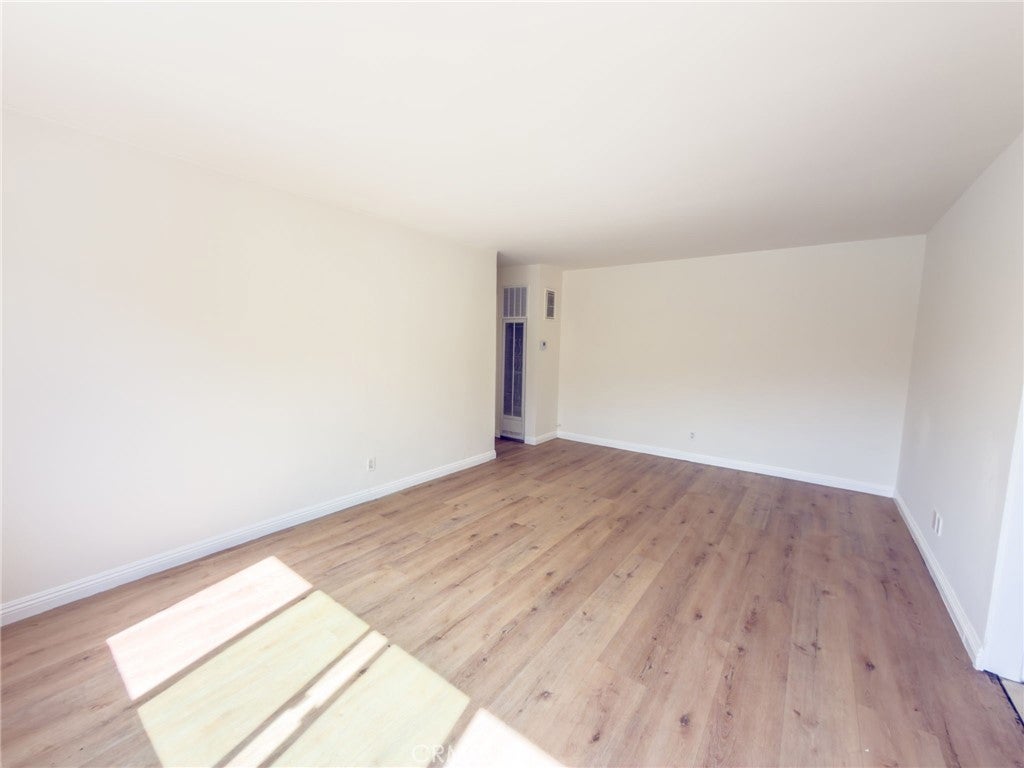 3030 Vineland 3