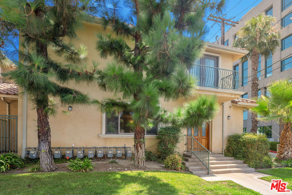 216 N Buena Vista Street 101