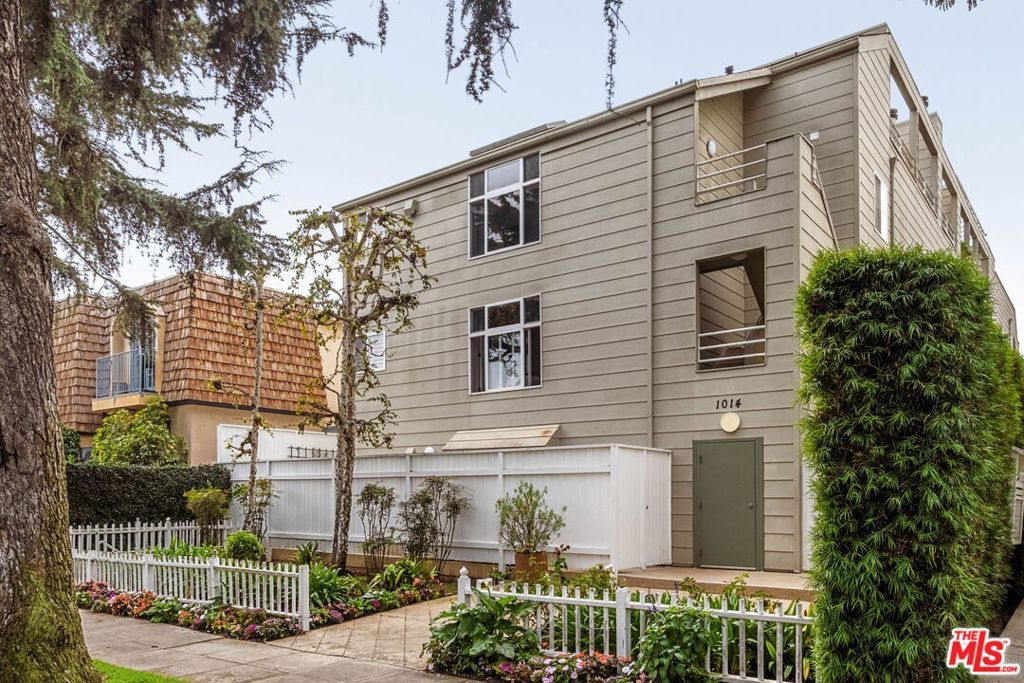 Photo of 1014 9th Street #1, Santa Monica, CA 90403 (MLS # 25625375)