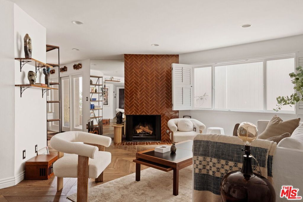 Photo of 1014 9th Street #1, Santa Monica, CA 90403 (MLS # 25625375)