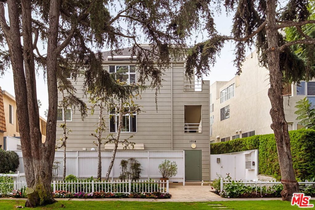 Photo of 1014 9th Street #1, Santa Monica, CA 90403 (MLS # 25625375)