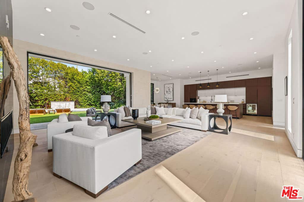 Photo of 12119 Travis Street, Los Angeles, CA 90049 (MLS # 26863407)