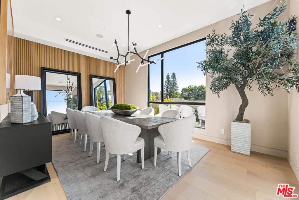 Photo of 12119 Travis Street, Los Angeles, CA 90049 (MLS # 26863407)