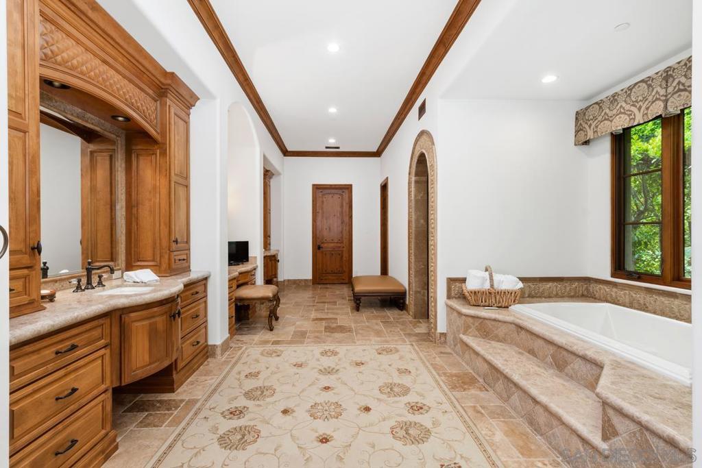 Rancho Santa Fe - Residential