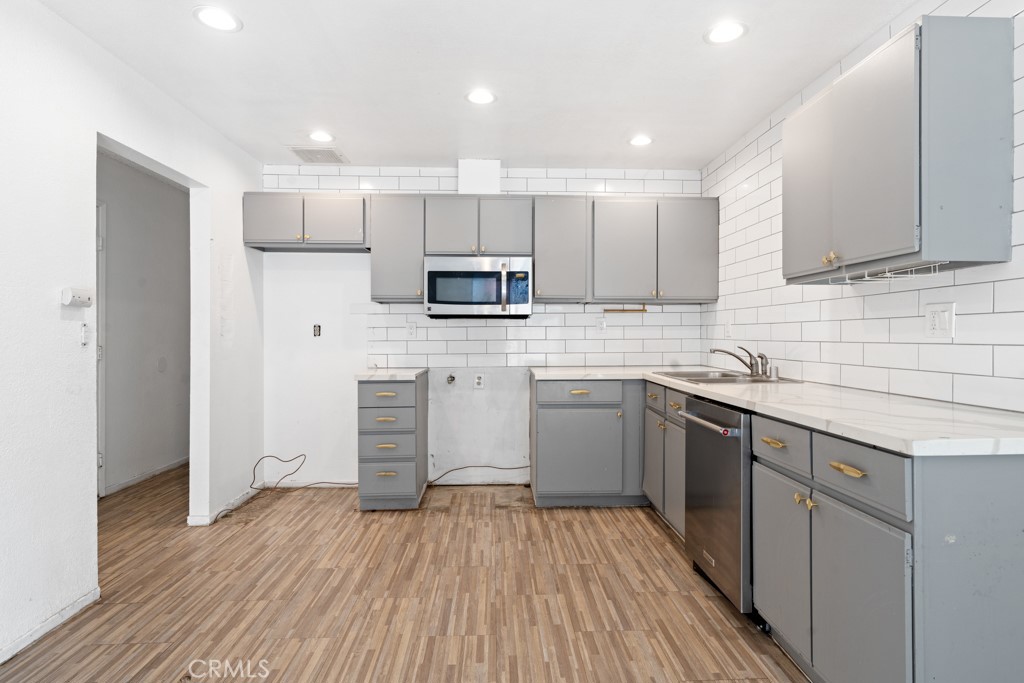 2235 W Avenue K14