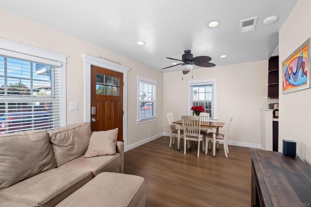 3809 Van Dyke Ave