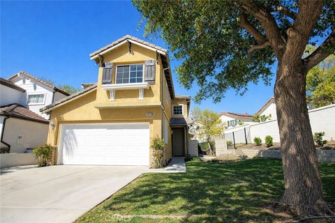 Photo of 25713 Wordsworth Ln, Stevenson Ranch, CA 91381 (MLS # SR26048093)
