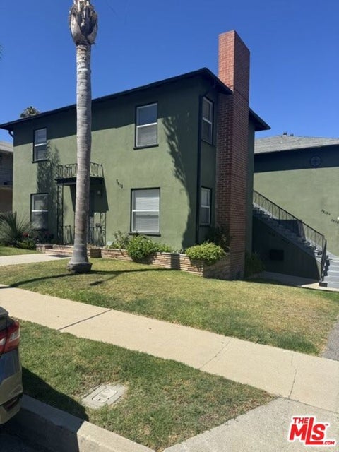 Photo of 5612 Edgemar Avenue, Los Angeles, CA 90043 (MLS # 26875037)