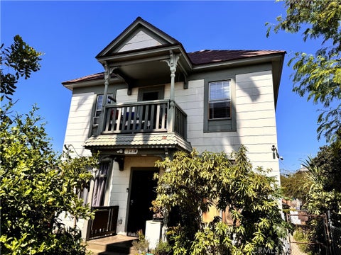Photo of 341 W Cypress ST, Glendale, CA 91204 (MLS # BB26211322)