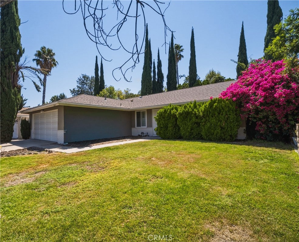 8333 Sedan AVE