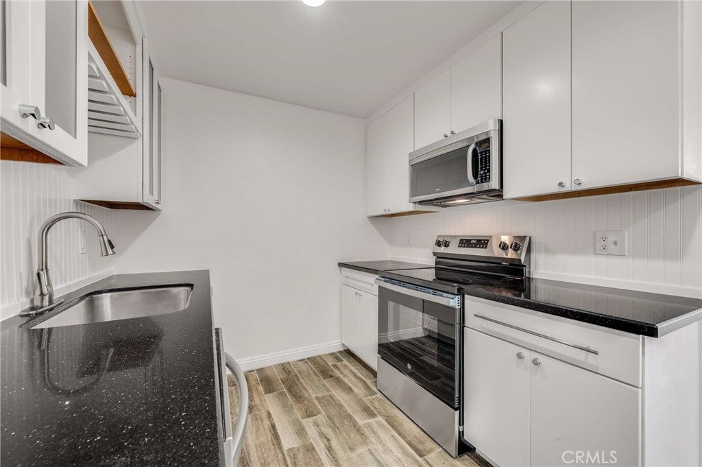 3565 Linden 255